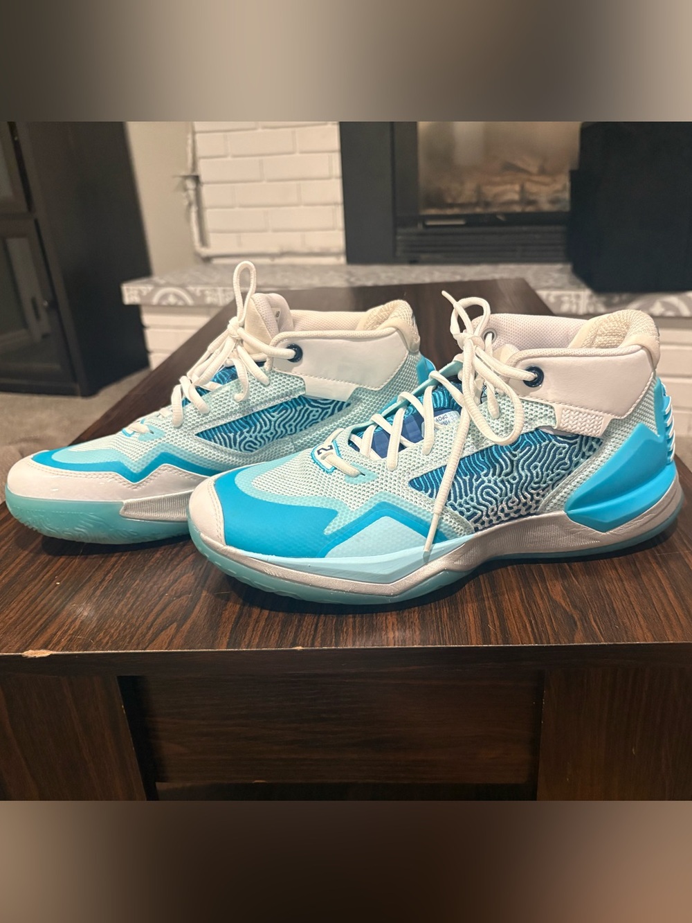 New Balance women’s High-Top basketball Sneakers in Aqua Blue and White